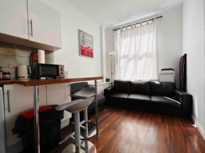 3-Bed Apartment in King's Cross Central London